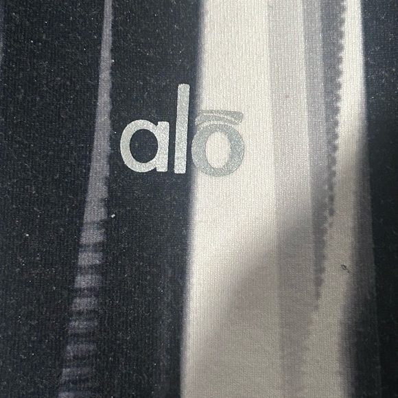Alo Yoga Cropped Leggings XS - Picture 4 of 7
